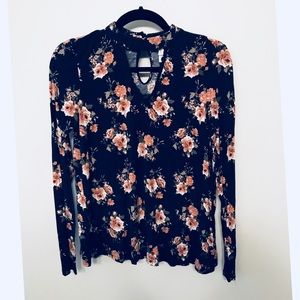 Floral Top! 🌸🌼